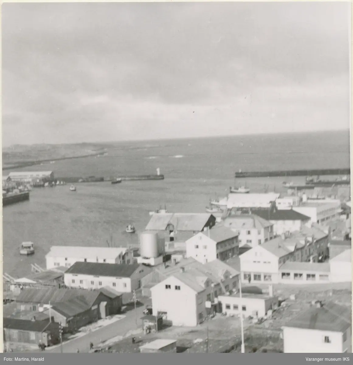 Nordre Våg og Vestervågen, sett fra kirketårnet, 6. september 1956
