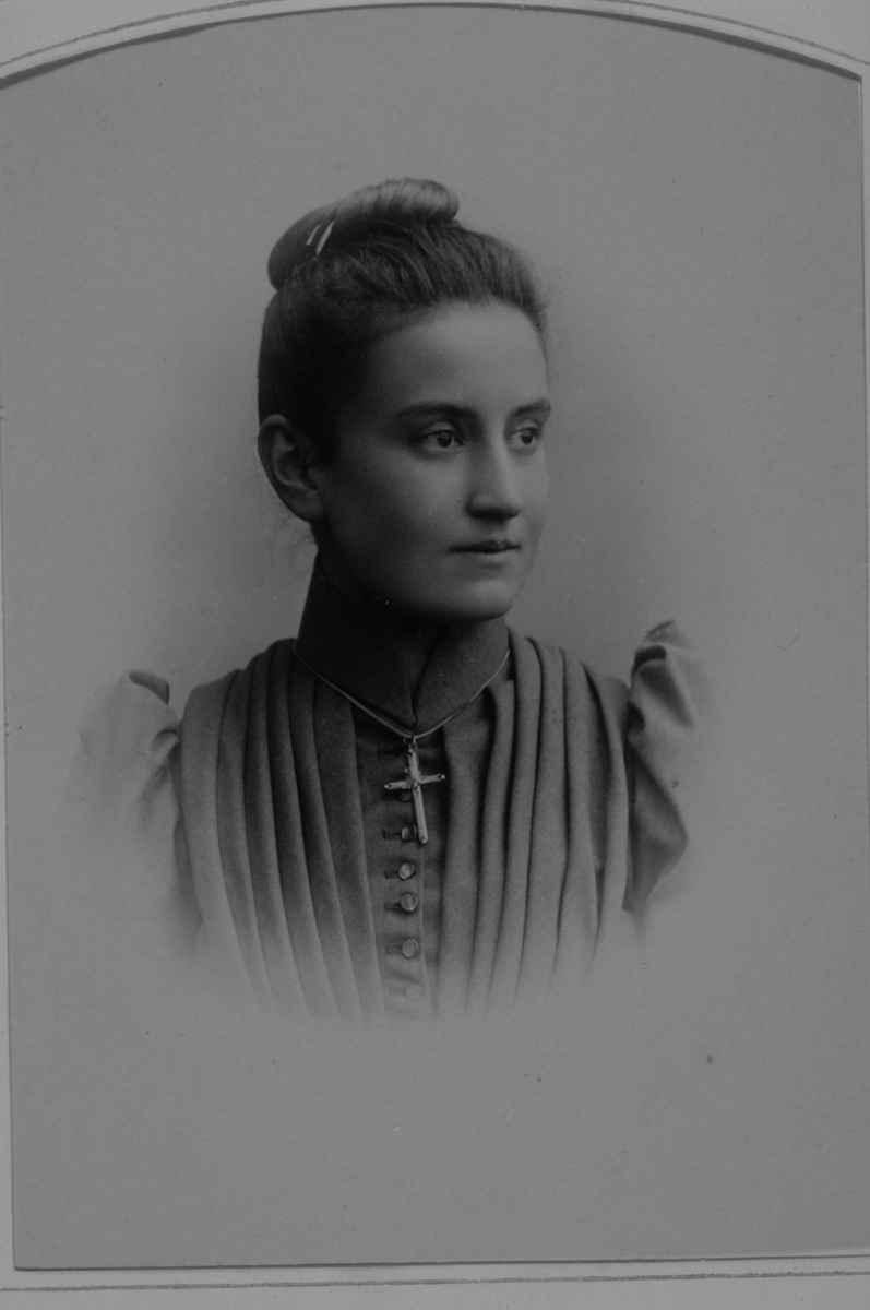 Eugénie Lonfat, gift Thams.