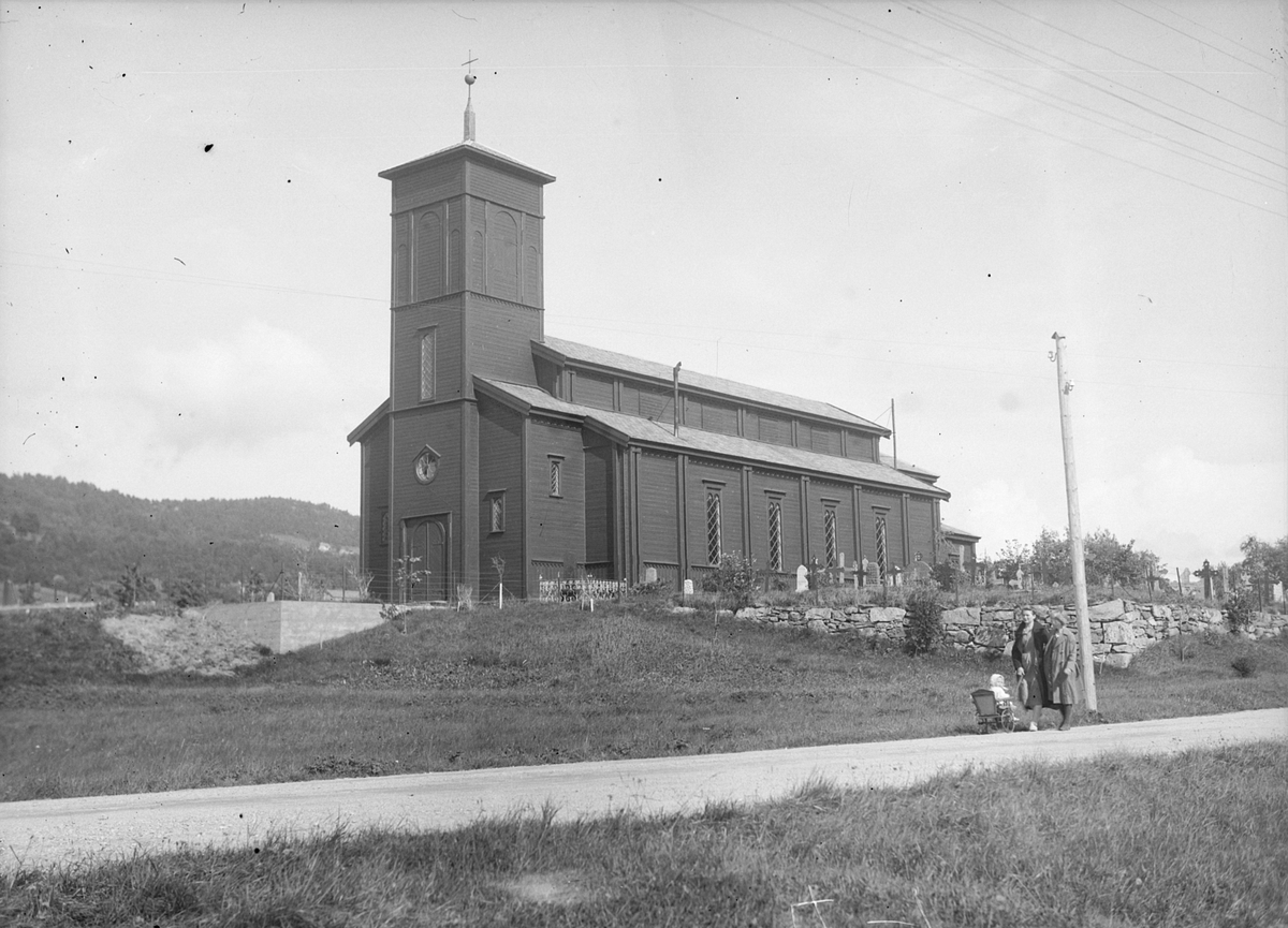 Nesset kirke i 1933 etter ombygging av tårnet
