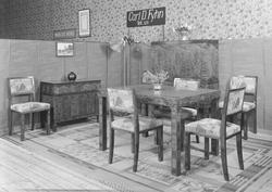 Håndverksuka 1934.  Møbelsnekker Carl D. Fyhns utstilling