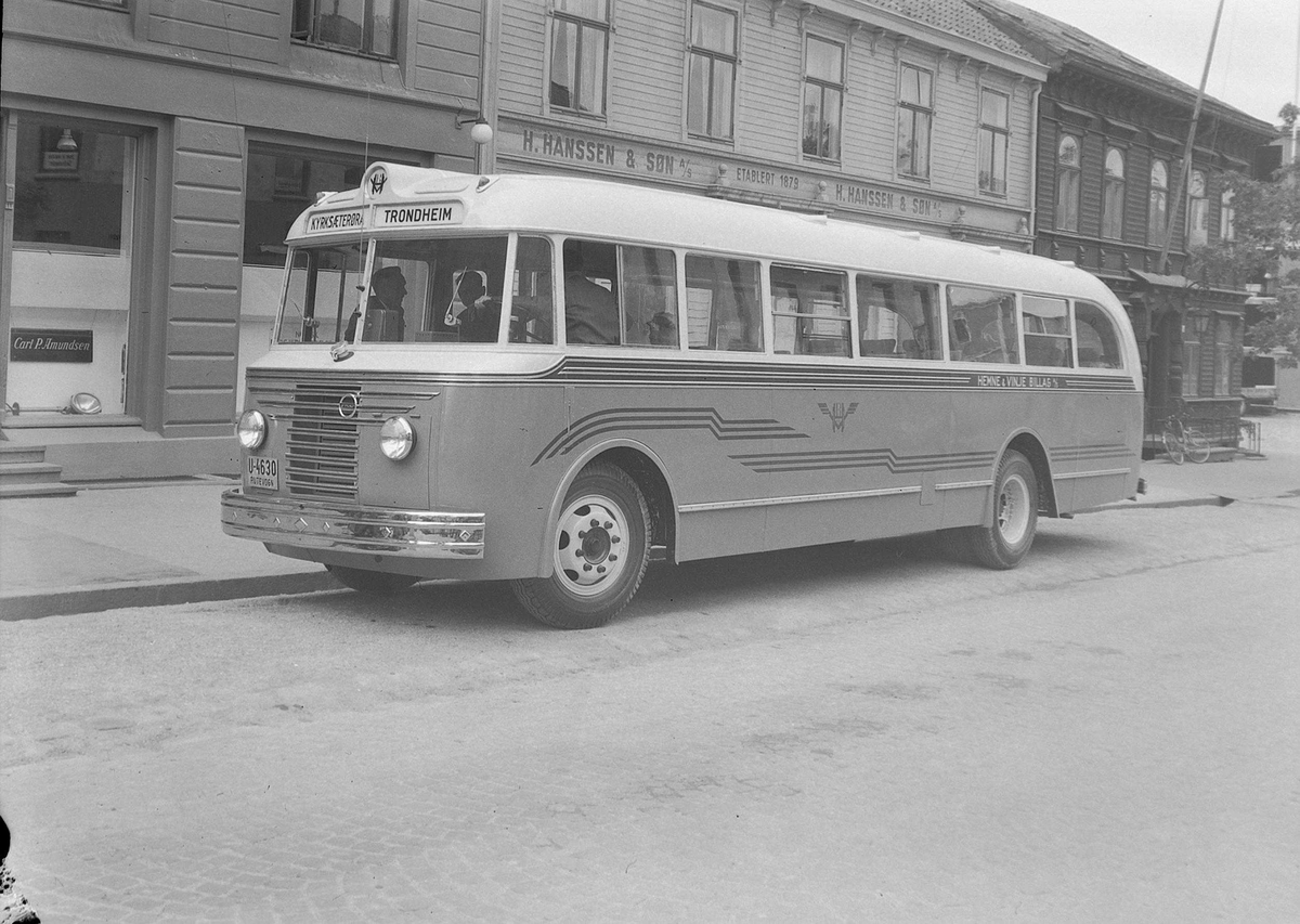 Hemne & Vinje Billag A/S nye turbuss. Volvo B513 1949