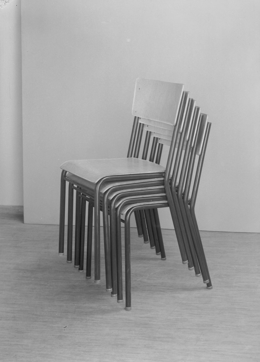 Møbler fra Trond Stålvarefabrikk A/S
