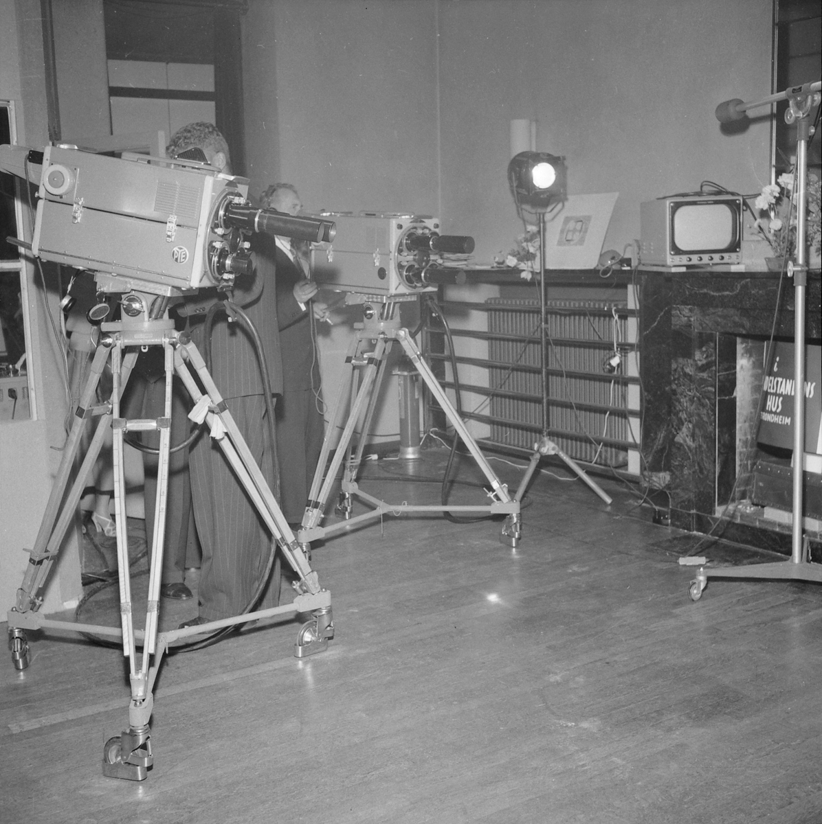 Radiomessen 1956 - TV studio med idrettskjendiser