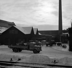 HAMAR JERNSTØPERI OG MEK. VERKSTED, HAM- JERN, LASTEBILER PÅ