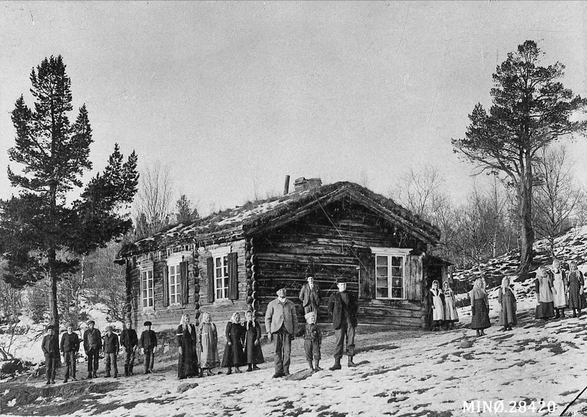 Slåen skole, Folldal ca 1900. Lærer Horg
