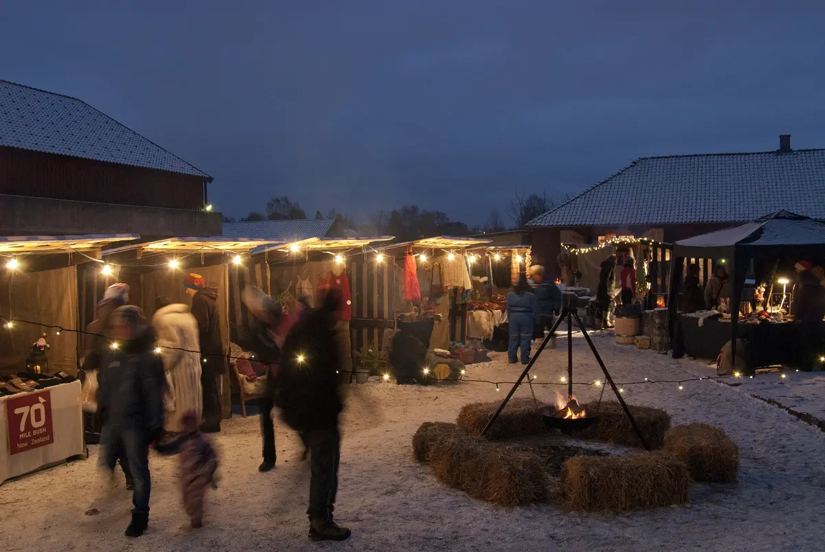 Julemesse i Borggården på Hedmarksmuseet, Domkirkeodden, 09. 12. 2012. 