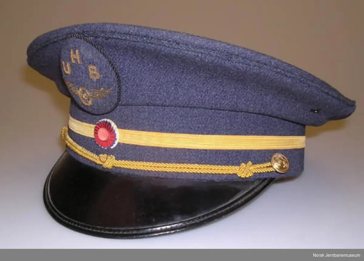 Uniformslue fra Urskog-Hølandsbanens bilruter
