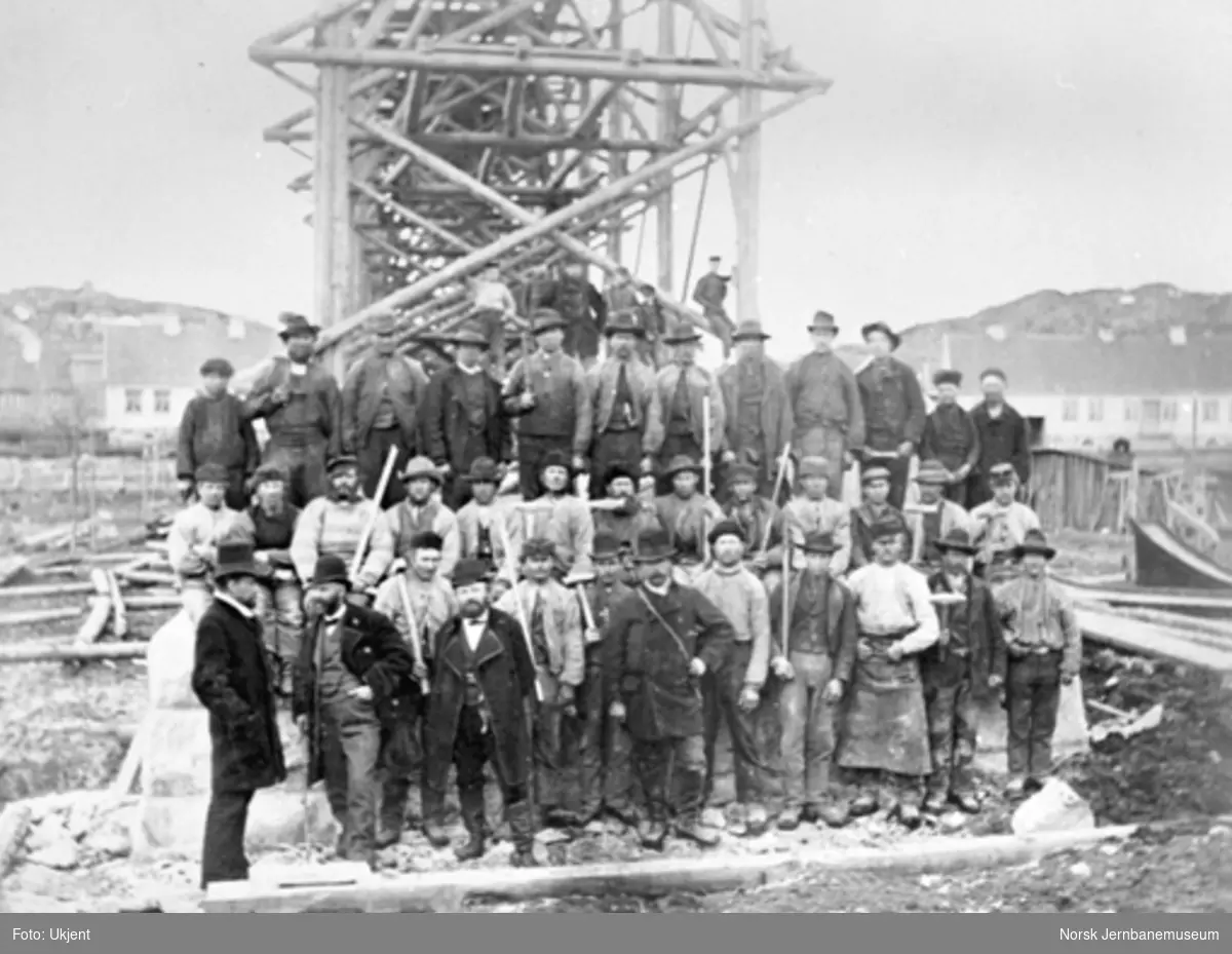 Arbeidslaget ved byggingen av Hølen viadukt