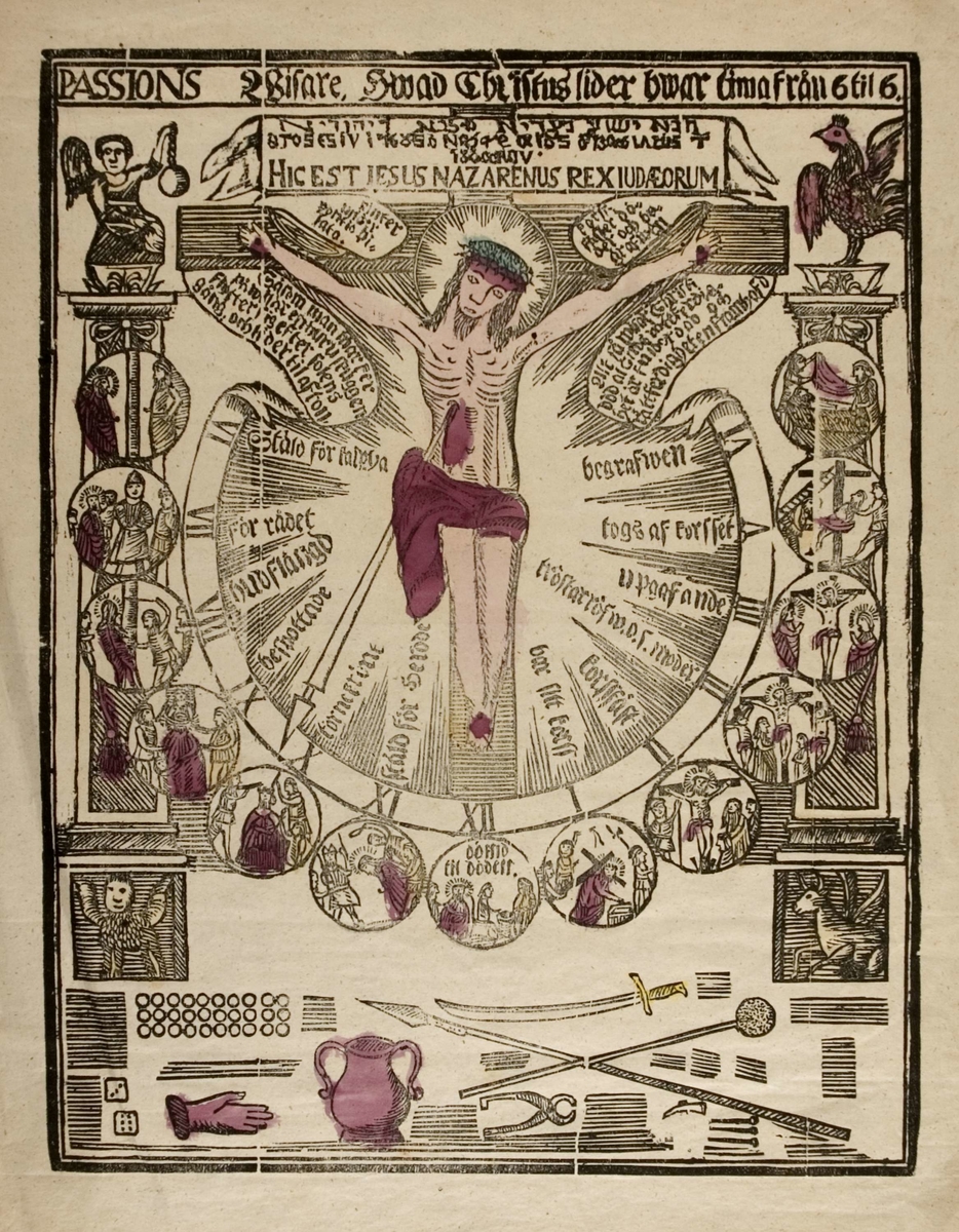 Jesus på korset i halvsirkel med romertall, tekst og bilder rundt, samt fabeldyr og redskaper