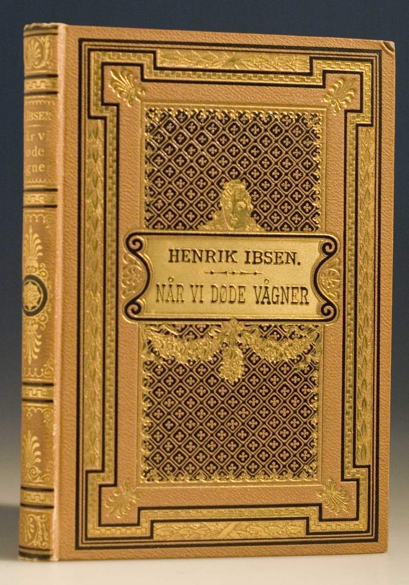 Oppstillingsliste: " Bok / Innbundet (originalbind) / Henrik Ibsen: Når vi døde vågner (1899)."
