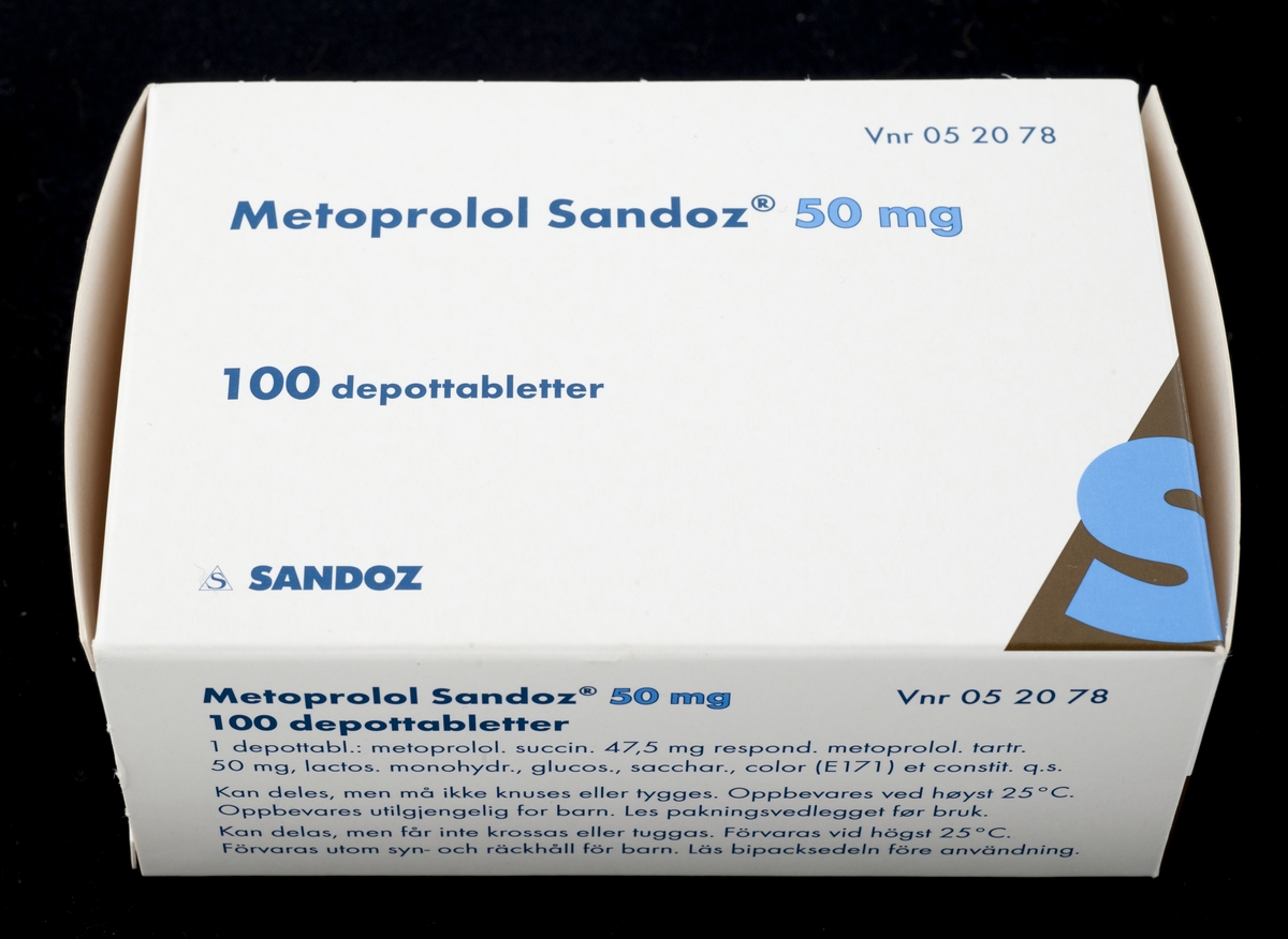 Medisineske av papp med pakningsvedlegg. Uten innhold.  
Hvit eske med preparat- og firmanavn med blå skrift. Logo.