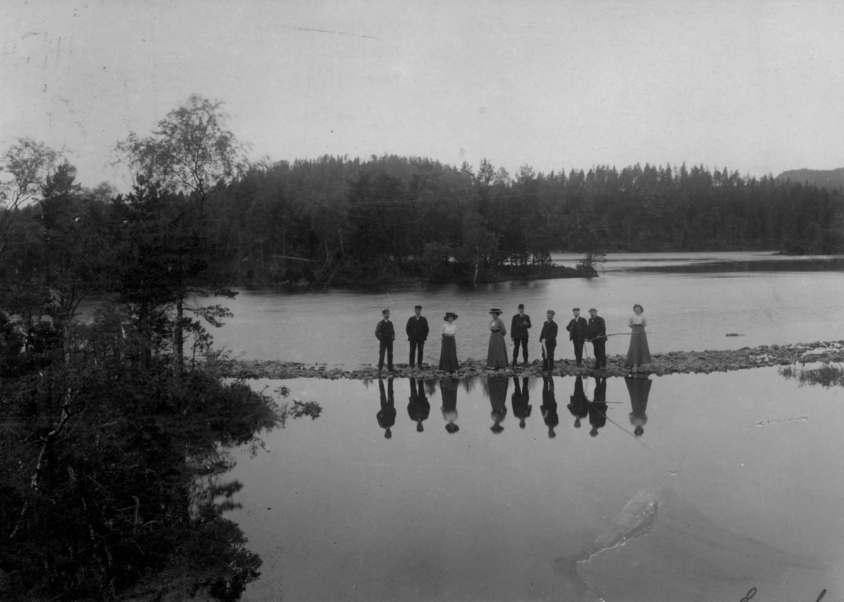 Tømmerskjerm ved Flaten. Fra jernbaneanlegget Arendal-Åmli 1894-1910. Valle 5.