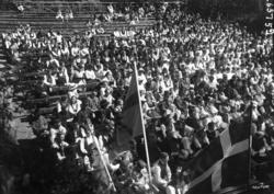 Folkedans på Friluftsteatret på Norsk folkemuseum, 1925.