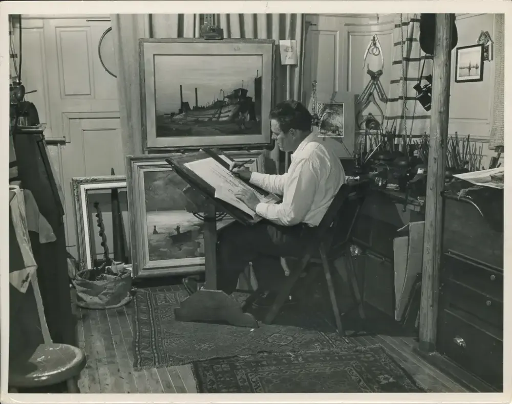 John A. Noble i sitt husbåtsatelier, 1948. Fotograf Frank Rino (New York Journal American), gjengitt med tillatelse fra The Noble Maritime Collection, USA