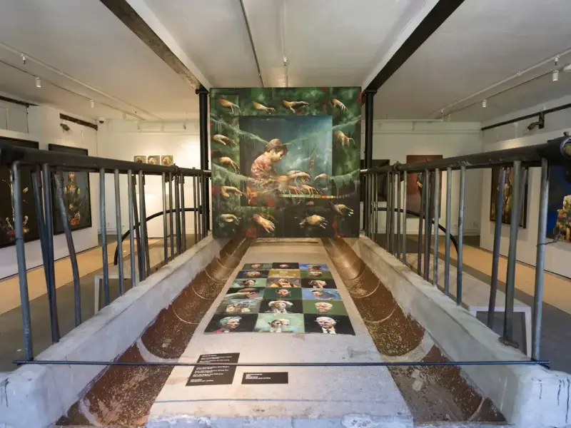 Art installation in the exhibition "Jens Juel & Håkon Gullvåg: Portraits" at Bogstad Gård.